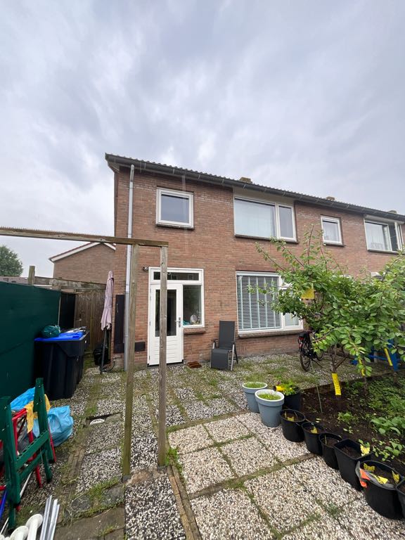 Elzenlaan 18, 3241 BD Middelharnis, Nederland