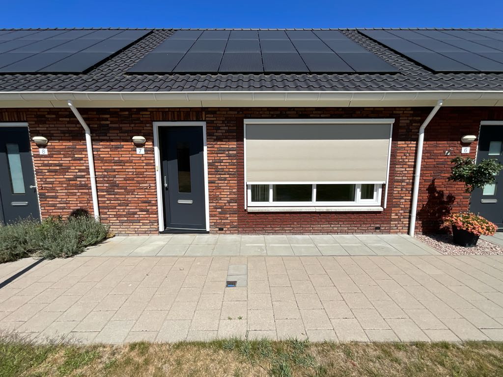 Tussenwoning te huur: Kamilleweije 7, Dirksland industriegebied Dirksland