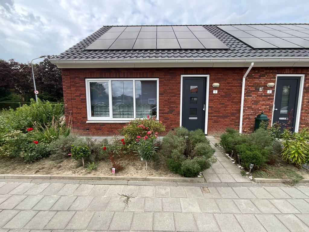 Hoekwoning te huur: Oranjestraat 1, Herkingen woonkern Herkingen