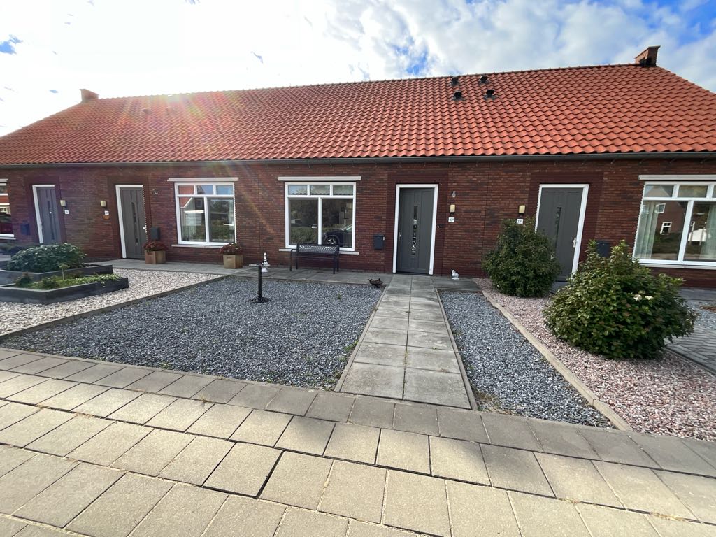 Tussenwoning te huur: Oosterweg 33B, Ouddorp noord Ouddorp